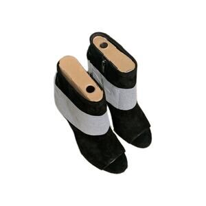 Black Vince Camuto Women's Solid Ankle 4 Inch Heel Booties Size 7.5 New